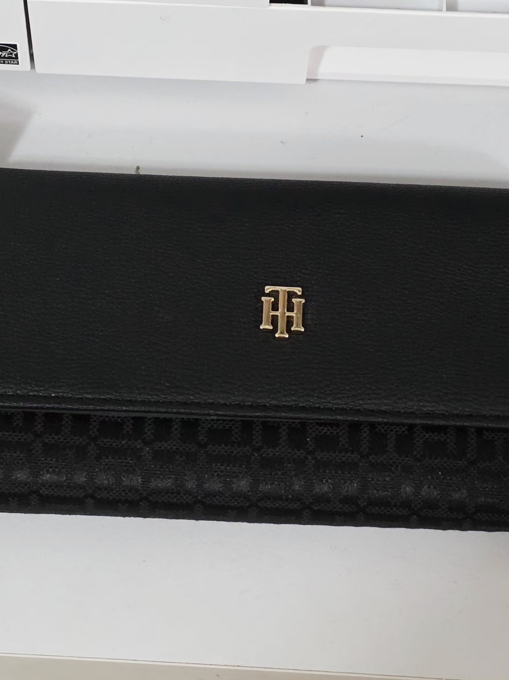 Tommy Hilfiger Black Logo Continental Wallet